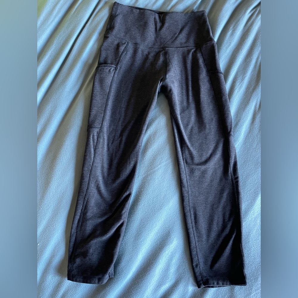 Kirkland brushed Capri women’s size small black